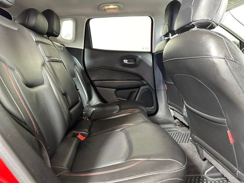 Used 2018 Jeep Compass Trailhawk w/ Leather Interior Group AWD/4WD image 31