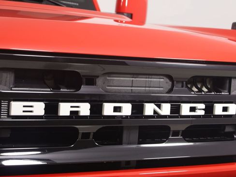 Used 2023 Ford Bronco Outer Banks AWD/4WD image 17