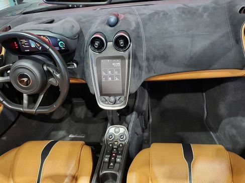 Used 2019 McLaren 570S Spider RWD image 27