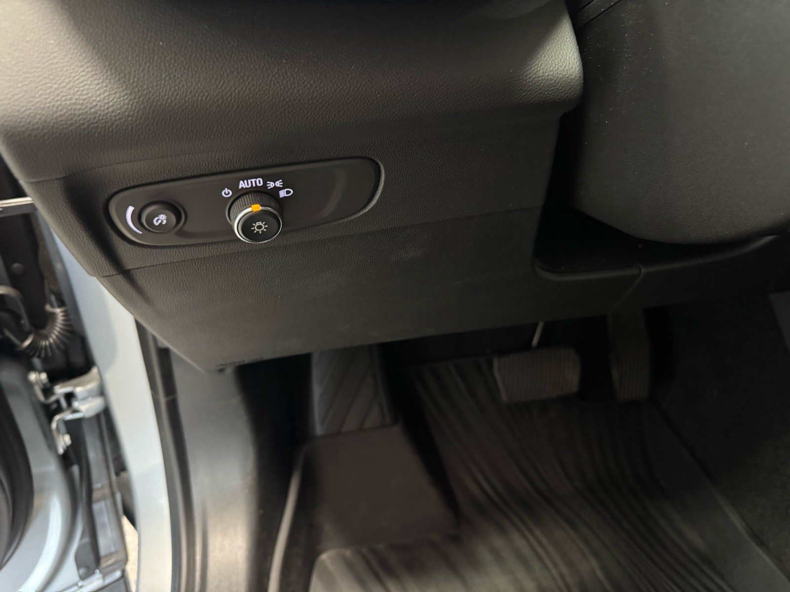 Certified 2023 Buick Envision Preferred AWD/4WD image 17