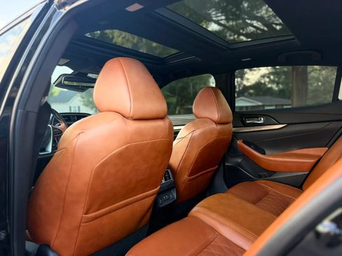 Used 2019 Nissan Maxima Platinum w/ Reserve Package FWD image 11