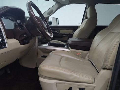 Used 2018 RAM 1500 Laramie w/ Convenience Group AWD/4WD image 17