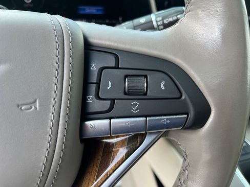 Used 2021 Cadillac Escalade ESV Premium Luxury Platinum w/ Heavy-Duty Trailer Package AWD/4WD image 15