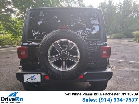 Used 2019 Jeep Wrangler Unlimited Sahara w/ Advanced Safety Group AWD/4WD image 4