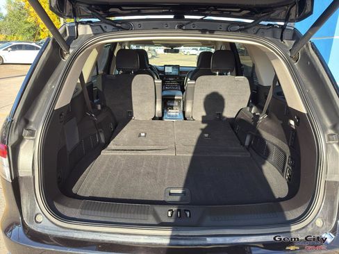 Used 2022 Lincoln Aviator Reserve w/ Equipment Group 201A image 8