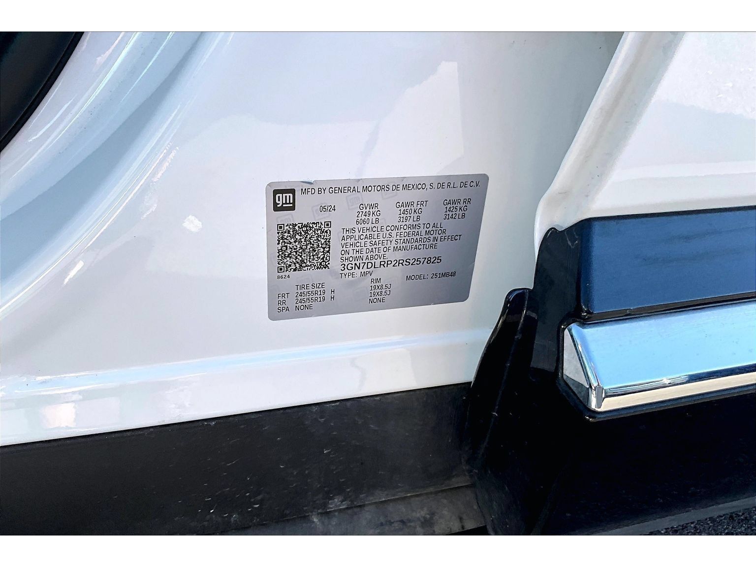Used 2024 Chevrolet Equinox EV LT FWD image 19