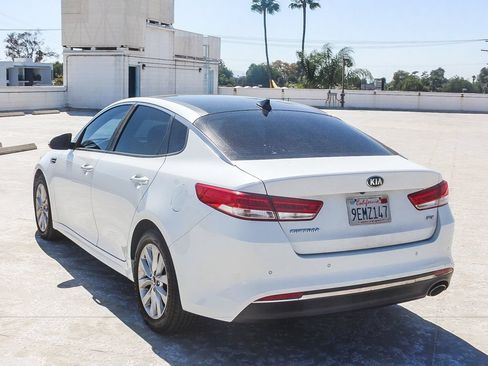 Used 2016 Kia Optima EX w/ Premium Package FWD image 4