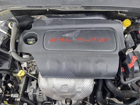 Used 2016 Jeep Renegade Limited FWD image 30