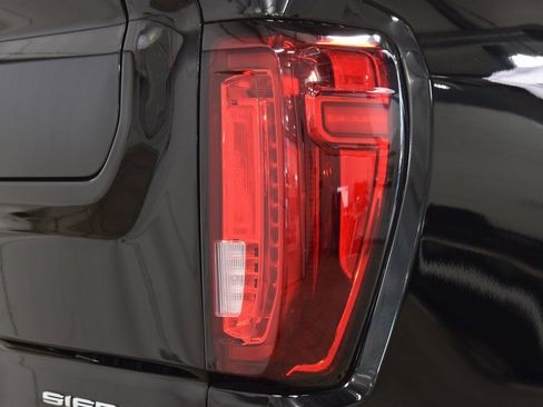 Used 2022 GMC Sierra 3500 Denali w/ Denali Ultimate Package image 18