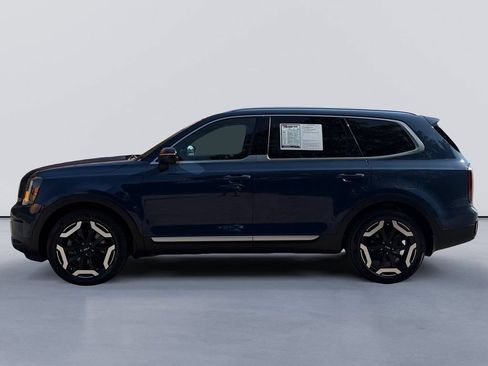 Used 2023 Kia Telluride EX w/ EX Captain's Chair Package FWD image 6