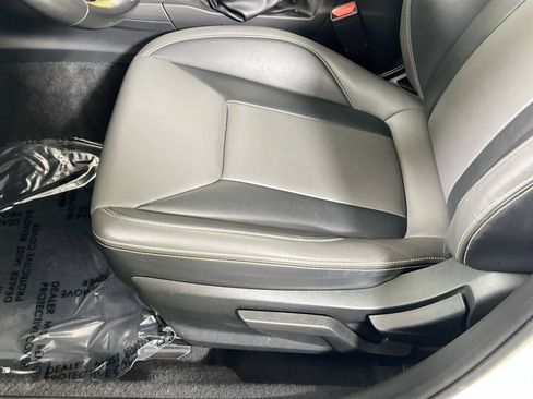 Used 2022 Subaru Crosstrek 2.5i Sport w/ Moonroof Package image 18