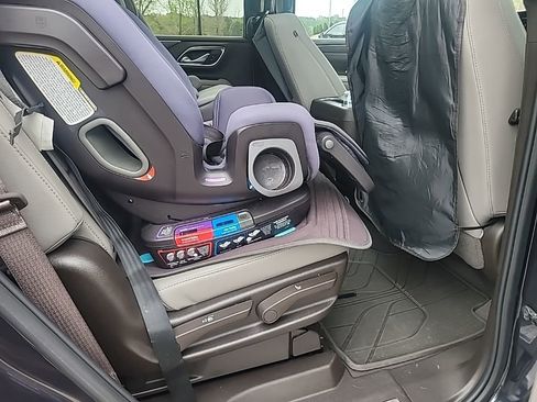 Used 2024 Chevrolet Tahoe Z71 w/ Luxury Package image 11