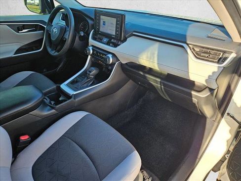 Used 2020 Toyota RAV4 XLE image 22