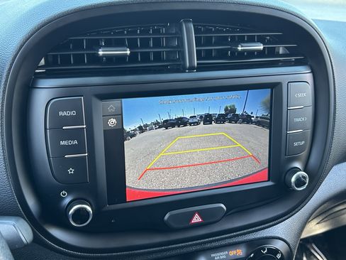 Used 2025 Kia Soul LX image 28