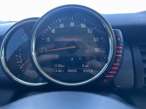 Used 2017 MINI Cooper 4-Door Hardtop image 14