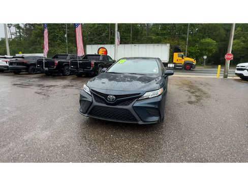 Used 2018 Toyota Camry SE image 7