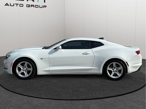 Used 2023 Chevrolet Camaro LT RWD image 5