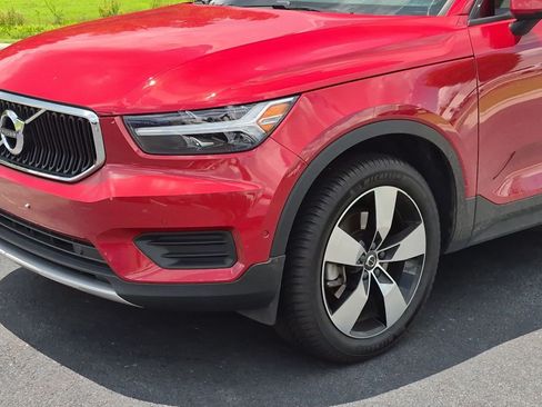 Used 2019 Volvo XC40 T4 Momentum FWD image 6