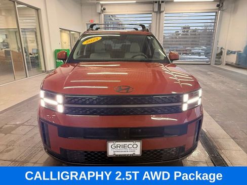 Used 2025 Hyundai Santa Fe Calligraphy AWD/4WD image 4