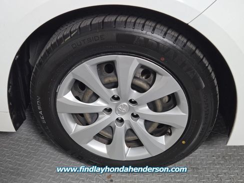 Used 2020 Toyota Corolla LE w/ Carpet Mat Package (TMS) FWD image 12