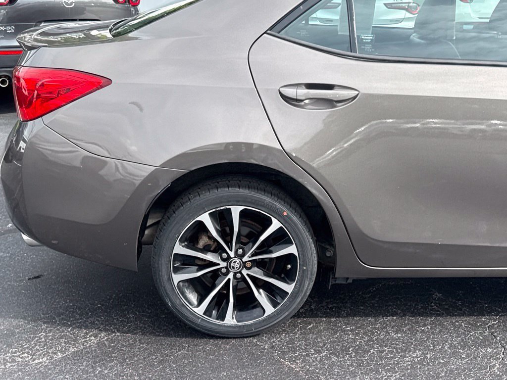 Certified 2017 Toyota Corolla SE w/ SE Premium Package FWD image 8