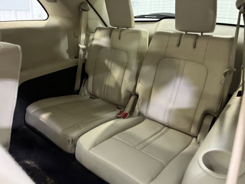 Used 2017 Lincoln MKT AWD image 12