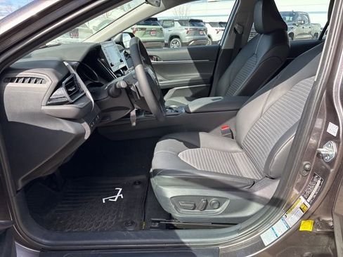 Used 2024 Toyota Camry SE image 26