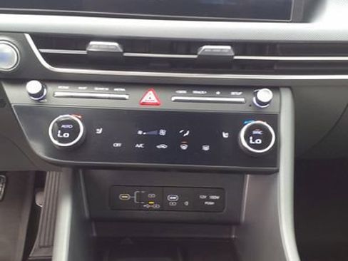 Certified 2025 Hyundai Sonata SEL image 31