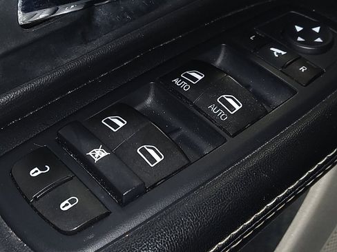 Used 2019 Dodge Grand Caravan SXT image 27