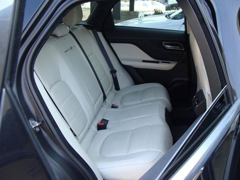 Used 2020 Jaguar F-PACE Prestige AWD/4WD image 10