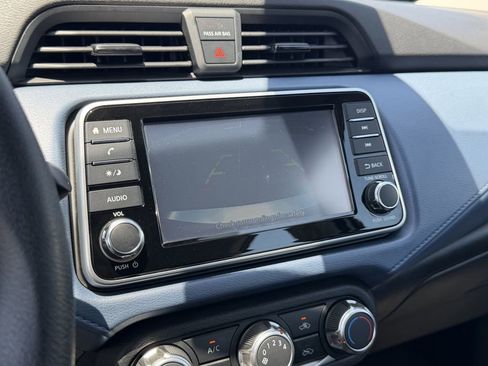 Used 2025 Nissan Versa SV FWD image 10