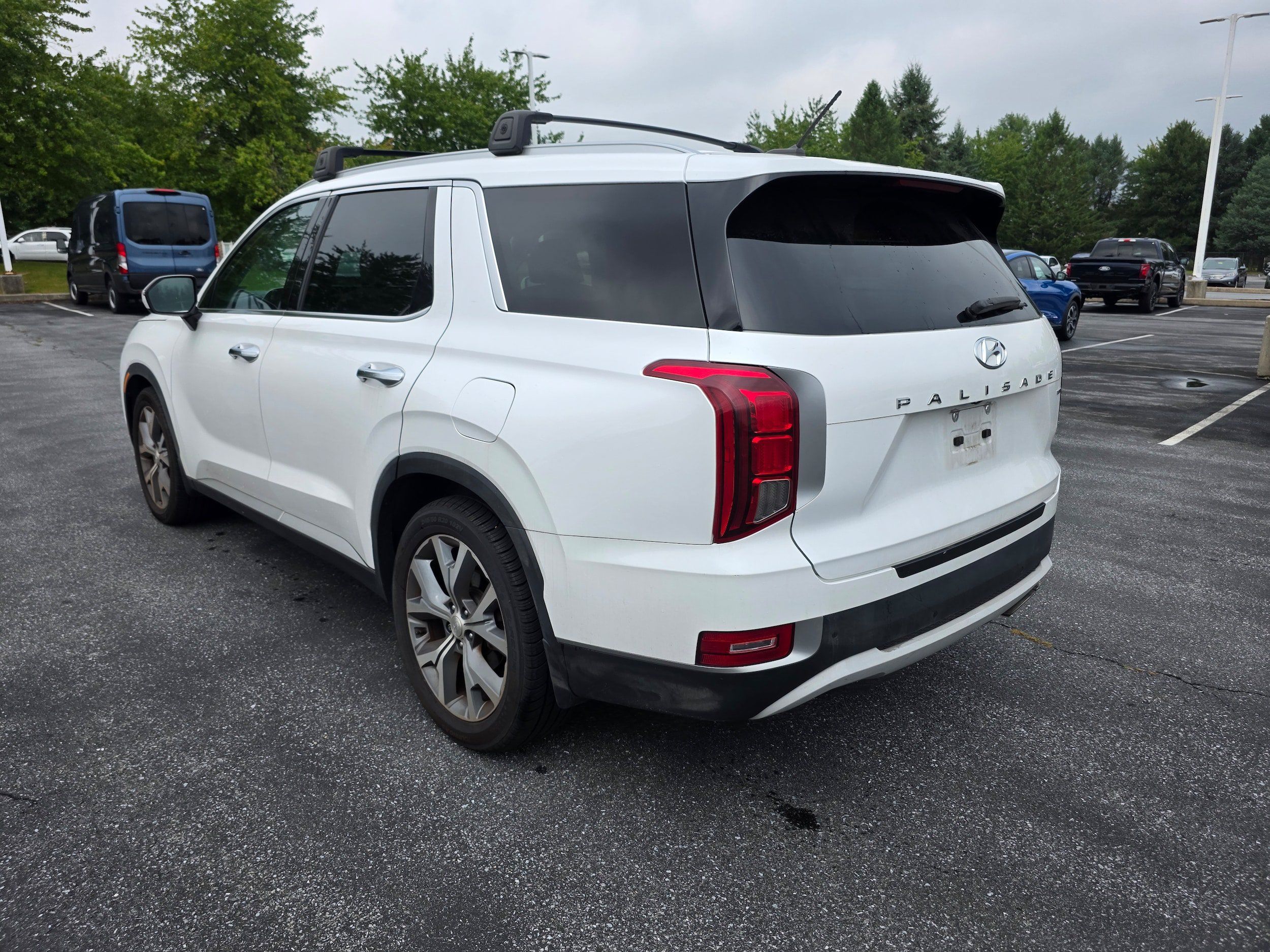 Used 2020 Hyundai Palisade SEL w/ Premium Package AWD/4WD image 3