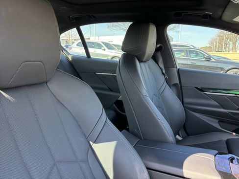 Certified 2024 BMW i5 eDrive40i w/ M Sport Package image 34