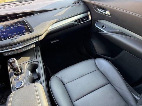 Used 2022 Cadillac XT4 Premium Luxury w/ Enhanced Visibility Package image 16