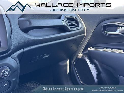 Used 2022 Jeep Renegade Latitude AWD/4WD image 21