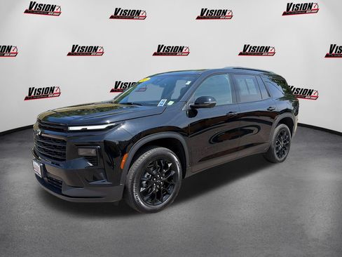 Used 2024 Chevrolet Traverse LT w/ Midnight/Sport Edition FWD image 1