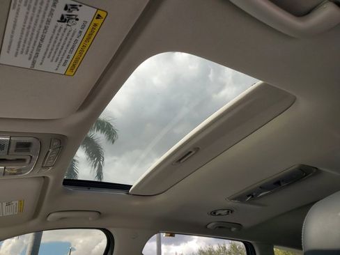 Used 2022 Kia Telluride S image 17