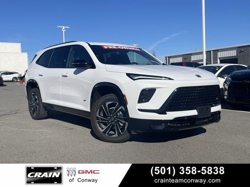 Used 2025 Buick Enclave Sport Touring image 1