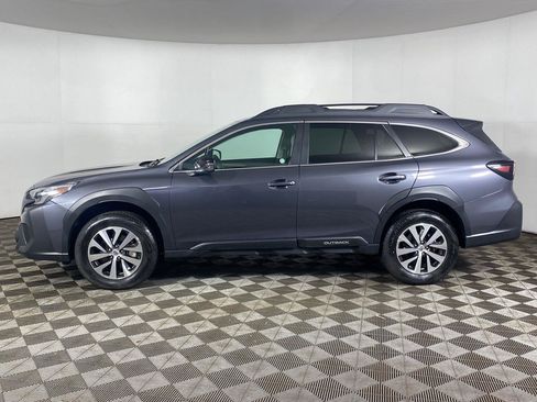 Used 2025 Subaru Outback Premium AWD/4WD image 9