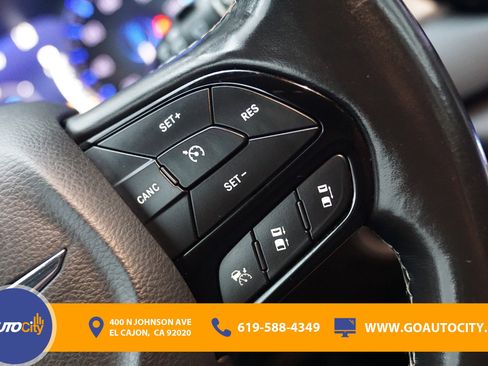 Used 2020 Chrysler Pacifica Touring-L Plus FWD image 23