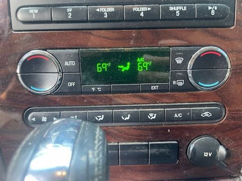Used 2008 Ford Taurus SEL FWD image 18