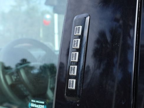 Used 2017 Ford F150 XLT w/ Trailer Tow Package image 18