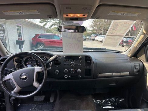 Used 2010 Chevrolet Silverado 1500 LT image 16