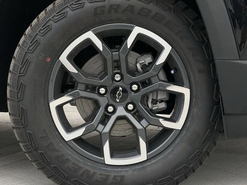 New 2026 Chevrolet Equinox ACTIV image 9