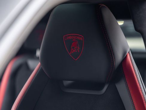 Used 2024 Lamborghini Urus S image 25