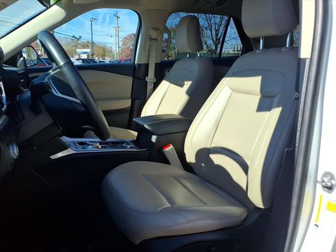 Certified 2022 Ford Explorer XLT w/ Equipment Group 202A image 26