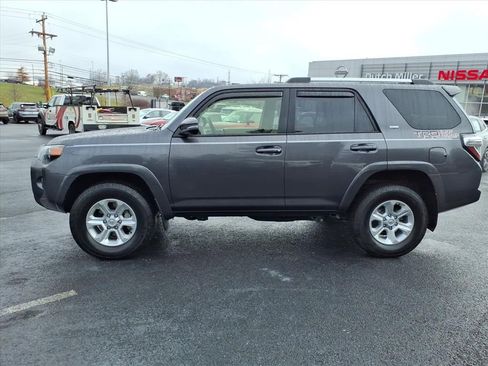 Used 2023 Toyota 4Runner SR5 Premium w/ Moonroof Package image 10