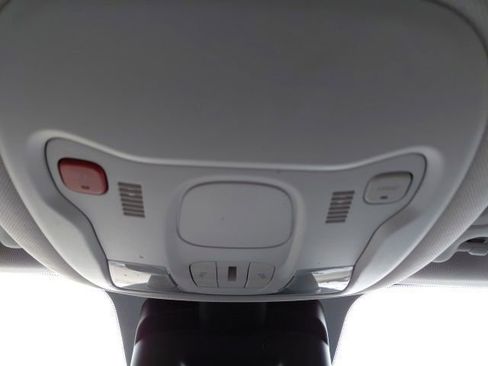 Used 2023 Jeep Renegade Latitude image 24