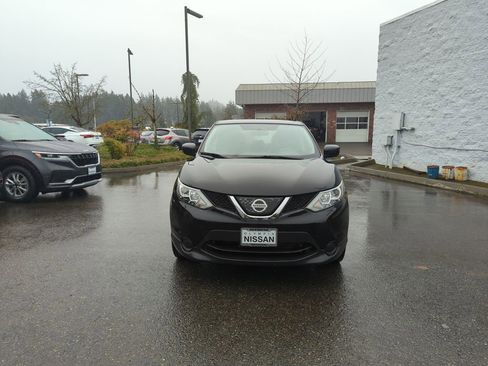 Used 2018 Nissan Rogue Sport S image 8
