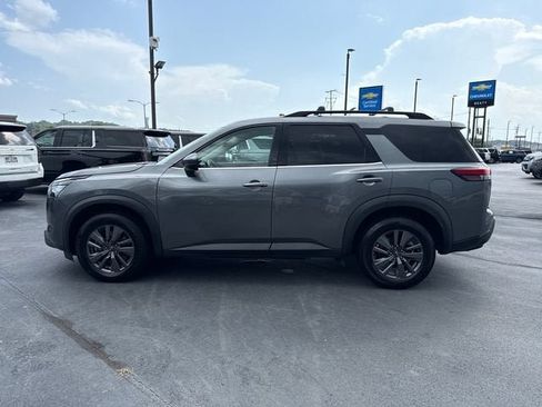 Used 2023 Nissan Pathfinder SV AWD/4WD image 6
